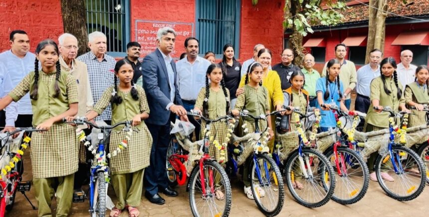 45 ಸೈಕಲ್‌ಗಳ ವಿತರಣೆ