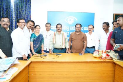 ಗ್ರಾಮೀಣ ಪತ್ರಕರ್ತರ ಉಚಿತ ಬಸ್ ಪಾಸ್: ಕಠಿಣ ಷರತ್ತು ಸಡಿಲ: ರಿಯಾಯ್ತಿ ದರದಲ್ಲಿ ಬಡ ಪತ್ರಕರ್ತರಿಗೆ ನಿವೇಶನಕ್ಕೆ ಸಿಎಂ ಜೊತೆ ಚರ್ಚಿಸುವೆ: ಕೆ.ವಿ.ಪಿ