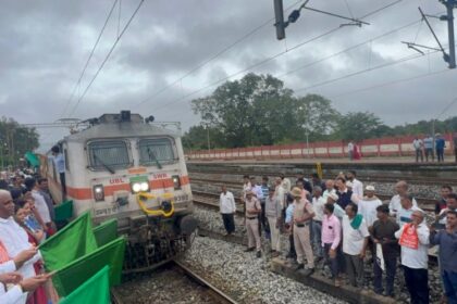 ಖಾನಾಪುರದಲ್ಲಿ ರೈಲ್ವೆ ಮೂಲಸೌಕರ್ಯ ಅಭಿವೃದ್ಧಿಗೆ ಚಾಲನೆ: ಹುಬ್ಬಳ್ಳಿ-ದಾದರ್ ಎಕ್ಸ್‌ಪ್ರೆಸ್‌ಗೆ ಹೆಚ್ಚುವರಿ ನಿಲುಗಡೆ