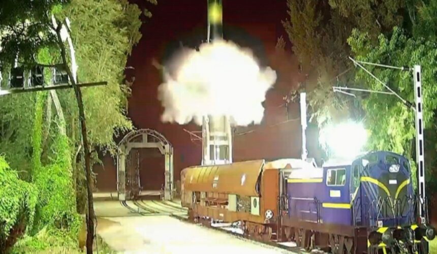 ರೈಲಿನಲ್ಲಿ ಮೊಬೈಲ್ ಲಾಂಚರಿನಿಂದ ಅಗ್ನಿ ಪ್ರೈಮ್ ಕ್ಷಿಪಣಿ ಹಾರಿಸಿದ ಭಾರತ ; ಇದರಿಂದ 2000 ಕಿಮೀ ದೂರದ ಟಾರ್ಗೆಟ್‌ ನಾಶ ಸಾಧ್ಯ