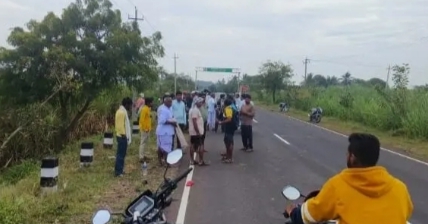 ಪಂಢರಾಪುರ ಪಾದಯಾತ್ರೆ ಹೊರಟಿದ್ದವರ ಮೇಲೆ ಹರಿದ ಕಾರು : 6 ಭಕ್ತರಿಗೆ ಗಾಯ