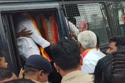 ಎಂಇಎಸ್ ಸಭೆಗೆ ನುಗ್ಗಲು ಯತ್ನಿಸಿದ ಕನ್ನಡ ಕಾರ್ಯಕರ್ತರ ಬಂಧನ