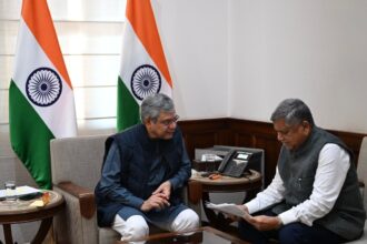 ಬೆಳಗಾವಿ ರೈಲು ನಿಲ್ದಾಣಕ್ಕೆ ನಾಗನೂರು ರುದ್ರಾಕ್ಷಿಮಠದ ಡಾ. ಶಿವಬಸವ ಸ್ವಾಮೀಜಿ ಹೆಸರು ನಾಮಕರಣ ಮಾಡುವಂತೆ ಕೇಂದ್ರ ಸಚಿವರಿಗೆ ಮನವಿ ಸಲ್ಲಿಸಿದ ಸಂಸದ ಜಗದೀಶ ಶೆಟ್ಟರ್