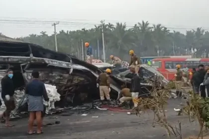 ಸ್ಲೀಪರ್ ಬಸ್‌ಗೆ ಕಂಟೇನರ್ ಲಾರಿ ಡಿಕ್ಕಿ: 7 ಜನರ ಸಜೀವ ದಹನ
