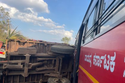 ಹಾವೇರಿ ತಾಲೂಕಿನ ಬಸಾಪುರ ಗ್ರಾಮದ ಬಳಿ ಸಾರಿಗೆ ಬಸ್ ಮತ್ತು ಟ್ರ್ಯಾಕ್ಟರ್ ನಡುವೆ ಮುಖಾಮುಖಿ ಡಿಕ್ಕಿ,15 ಕ್ಕೂ ಹೆಚ್ಚು ಜನರಿಗೆ ಗಾಯ.