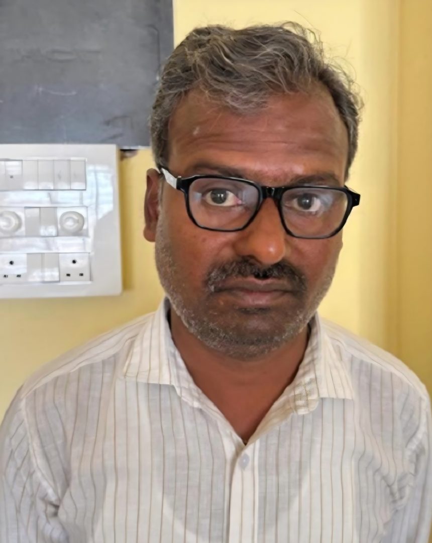 ರಾಣೆಬೆನ್ನೂರಿನ ಆಹಾರ ನಿರೀಕ್ಷಕ ಲೋಕಾ ಬಲೆಗೆ . ರಾಣೆಬೆನ್ನೂರಿನ ಆಹಾರ ನಿರೀಕ್ಷಕ ಲೋಕಾ ಬಲೆಗೆ .